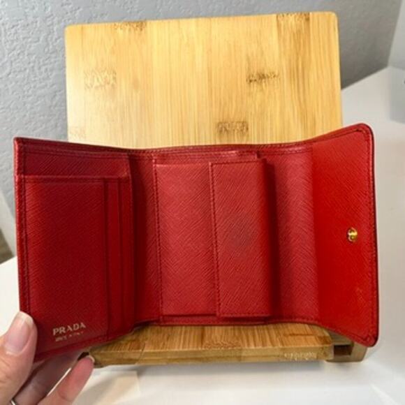 Authentic PRADA Saffiano Lux Leather Tri-Fold Wallet Red with Bow - Picture 5 of 11